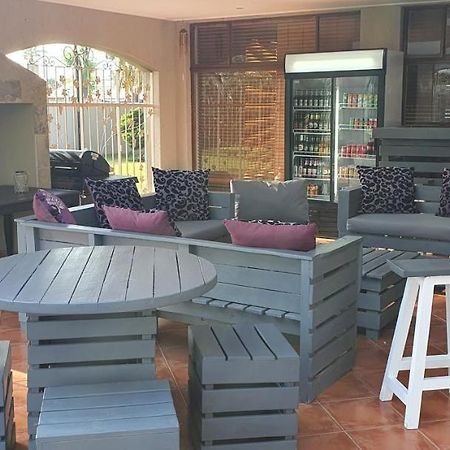 Life Tours & Accommodation Boksburg Eksteriør bilde