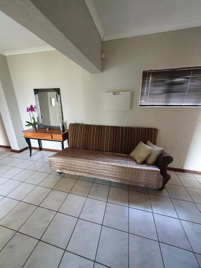 Life Tours & Accommodation Boksburg Eksteriør bilde
